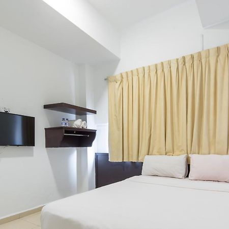 Hollitel Hotel Малакка Экстерьер фото